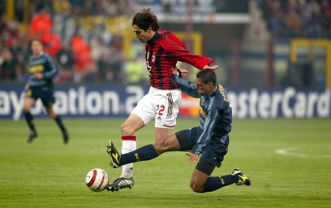 Kaka (Milan, li.) gegen Ivan Cordoba (Inter) Fußball EC 1 Herren Champions League 2004 2005, Internazionale FC Mailand - AC Mailand 0:1, Viertelfinale, Vdig Gruppe Mailand Dynamik,