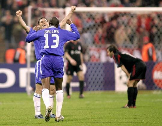 William Gallas (vorn) und Frank Lampard (beide Chelsea) - Torjubel Fußball EC 1 Herren Champions League 2004 2005, FC Bayern München - FC Chelsea London 3:2 Gruppe München Freude, Begeisterung,
