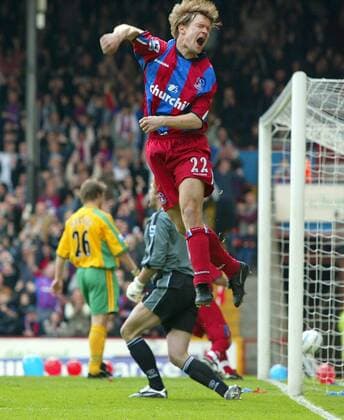 Joonas Kolkka (Crystal Palace) - Torjubel zum 1:0 -  Fußball Herren English Premier League 2004 2005, 1. Englische Liga, Crystal Palace - Norwich City 3:3, Vdig Gruppe London Freude, Begeisterung,