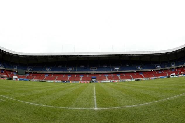 Innenansicht Parc des Princes, Heimspielstätte von Paris St. Germain Fußball Herren Ligue Une 2004 2005, 1. Französische Liga, Paris Saint Germain, St., PSG, Vdig Totale Le Parc des Princes, Prinzenpark, , pan8270 Paris  