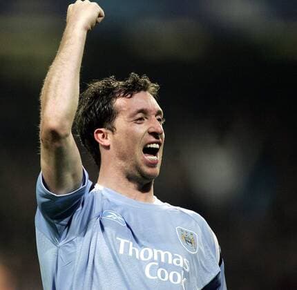 Robbie Fowler (Manchester City) - Torjubel - EDITORIAL USE ONLY. No use with unauthorised audio, video, data, fixture lists, club league logos or live services. Online in-match use limited to 120 images, no video emulation. No use in betting, games or single club league player publications. Fußball Herren English Premier League 2004 2005, 1. Englische Liga, Manchester City Einzelbild Manchester Begeisterung, Freude,