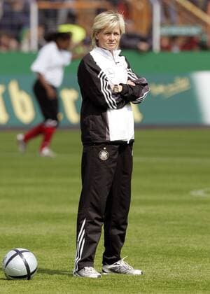 Co Trainerin Silvia Neid (Deutschland) Fußball Länderspiel Damen Länderspiel 2005, Test, Testspiel, Freundschaftsspiel, Nationalmannschaft, Nationalteam Einzelbild Frauen, Frauenfußball Osnabrück