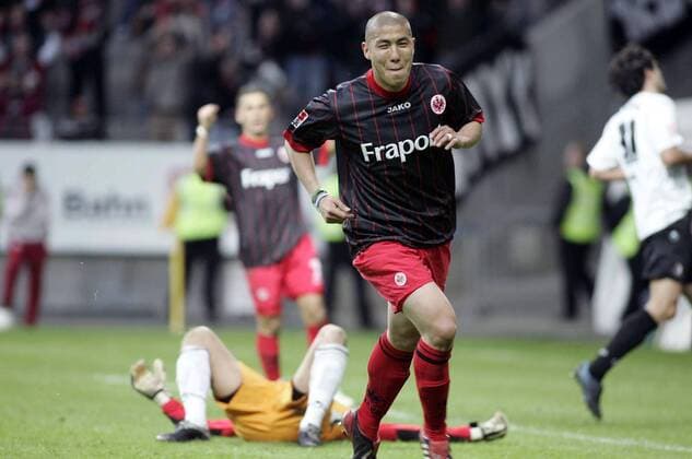 Du Ri Cha (Frankfurt) - Torjubel Fußball 2. BL Herren Saison 2004 2005, Eintracht Frankfurt - Eintracht Trier 2:0 Einzelbild Frankfurt M. Freude,