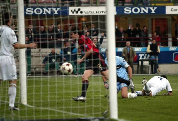 Kaka (Milan) trifft zum 1:0 Fußball Herren Serie A 2004 2005, 1. Italienische Liga, AC Mailand - Parma FC 3:0, Vdig Gruppe Mailand Dynamik,