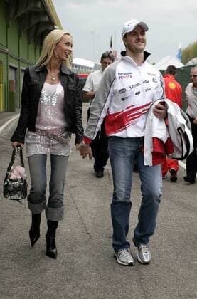 Ralf Schumacher (Deutschland Toyota, re.) mit seiner Ehefrau Cora Motorsport Grand Prix Herren Großer Preis von San Marino 2005, Formel 1 Weltmeisterschaft, F1, F, GP, WM Gruppe Imola