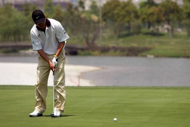 Zhang Lianwei (China) - Put -  Golf Herren BMW Asian Open 2005, PGA European Tour, Golfen Einzelbild IMCp04631508 Shanghai