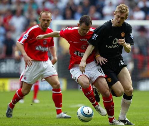 Darren Fletcher (Manchester United, re.) gegen Francis Jeffers (Charlton) -  Fußball Herren English Premier League 2004 2005, 1. Englische Liga, Charlton Athletic - Manchester United 0:4, ManU Gruppe Charlton Dynamik,