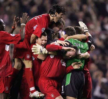 Schlußjubel Liverpool, v.li.: Luis Garcia, John Arne Riise und Torwart Dudek freuen sich über den Einzug ins Finale der Champions League Fußball EC 1 Herren Champions League 2004 2005, Halbfinale, Liverpool FC Gruppe Liverpool Freude, Begeisterung,