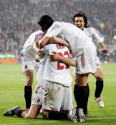 Torjubel Milan, v. re.: Andrea Pirlo, Kaladze und Kaka Fußball EC 1 Herren Champions League 2004 2005, Halbfinale, AC Mailand Gruppe Eindhoven Begeisterung, Freude,