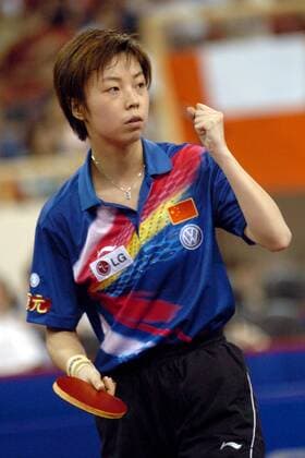 Zhang Yining (China) jubelt -  Tischtennis WM Damen 48. Weltmeisterschaft 2005, Nationalmannschaft, Nationalteam, Nationaltrikot Einzelbild IMCp04663008 Shanghai