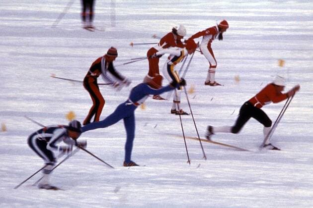 Massenstart beim Staffelrennen Nordischer Skilauf OS Winter Damen Olympische Winterspiele Innsbruck 1976, Olympia, Olympiade, Spiele, Ski Nordisch, Skisport, Vdia Totale Seefeld Dynamik,