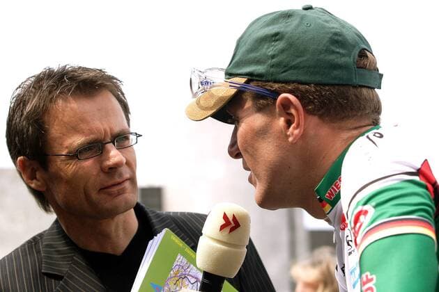 Jens Heppner (Deutschland Wiesenhof) im Interview mit Reporter Christian Döring Radsport Herren 40. Internationale Rheinland Pfalz Rad Rundfahrt 2005, Rheinlandpfalzrundfahrt, Straßenradsport Gruppe Straße 3. Etappe Mainz - Worms