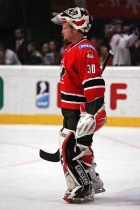Goalie Martin Brodeur (Kanada) enttäuscht Eishockey WM Herren IIHF Weltmeisterschaft 2005, Länderspiel, Nationalmannschaft, Nationalteam, Nationaltrikot, Einzelbild Wien Enttäuschung,