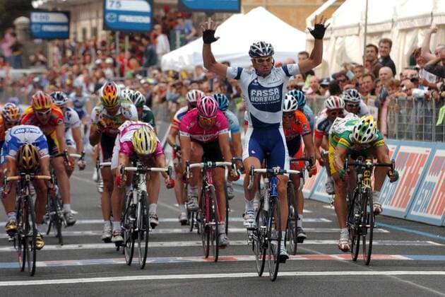 Alessandro Petacchi (Italien Fassa Bortolo) gewinnt die 9. Etappe des Giro d Italia -  Radsport Herren 88. Giro d Italia 2005, dItalia, ProTour, Straßenradsport, Straße, Rad Totale 9. Etappe: Firenze - Ravenna Freude,