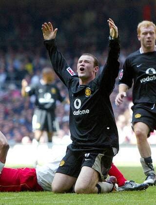 Wayne Rooney (Manchester United) verzweifelt am Boden -  Fußball Herren FA Cup 2004 2005, Finale, Endspiel, Manchester United, ManU, Englischer Pokal, Pokalspiel, Vdig Einzelbild Cardiff Enttäuschung, Verzweiflung,