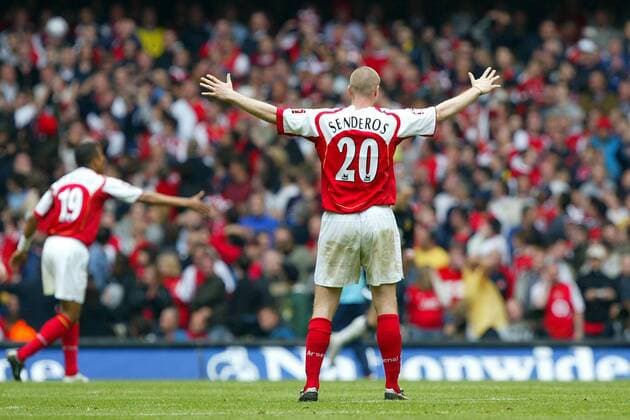 Phillipe Senderos (Arsenal) reklamiert -  Fußball Herren FA Cup 2004 2005, Finale, Endspiel, Arsenal FC London, Englischer Pokal, Pokalspiel, Vdig Einzelbild Cardiff