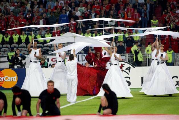 Eröffnungszeremonie vor dem Champions League Finale Fußball EC 1 Herren Champions League 2004 2005, Finale, Endspiel, Liverpool FC - AC Mailand 6:5 n. E. Totale Istanbul