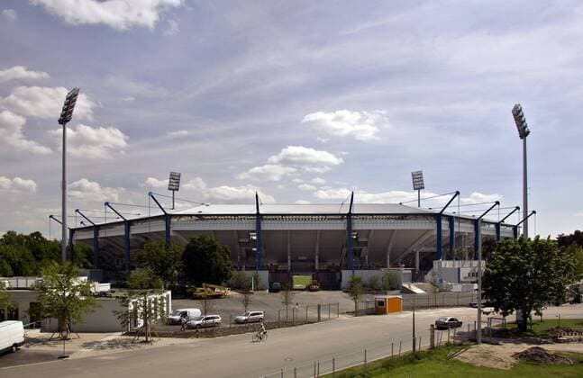 Außenansicht des Nürnberger Frankenstadions Fußball WM Herren Saison 2004 2005, 1. FC Nürnberg, Vorschau FIFA Weltmeisterschaft 2006 Totale Frankenstadion Nürnberg o0 Stadionstory Fotostory