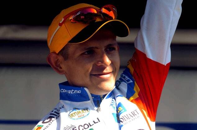 Giro d Italia, Siegerehrung 19. Etappe: Etappensieger (Venezuela Selle Italia Colombia) -  Radsport Herren 88. Giro d Italia 2005, dItalia, Straßenradsport, Straße, Rad, ProTour, Porträt 19. Etappe: Savigliano - Sestriere Freude,
