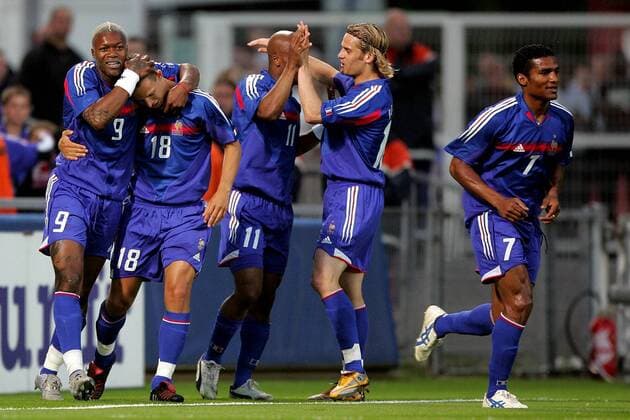 Torjubel Frankreich v.li.: Djibril Cisse, Benoit Pedretti, Sylvain Wiltord, Jerome Rothen und Florent Malouda Fußball Länderspiel Herren Länderspiel 2005, Freundschaftsspiel, Test, Testspiel, Nationalmannschaft, Nationalteam, Vdig Gruppe pan9611 Metz Freude,
