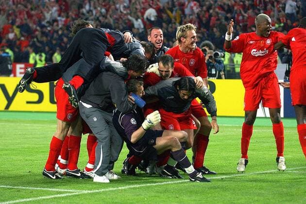 FC Liverpool feiert den Champions League Sieg, Torwart Jerzy Dudek ist der Held des Abends -  Fußball EC 1 Herren Champions League 2004 2005, Endspiel, Finale, Liverpool FC Totale Istanbul Freude, Begeisterung,