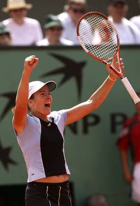 Justine Henin Hardenne (Belgien) jubelt Tennis Damen French Open 2005, WTA Tour, Grand Slam, Vdig Einzelbild Roland Garros Paris Begeisterung, Freude,