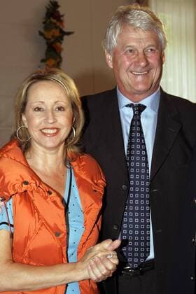 Max Lorenz (re.) mit seiner Lebensgefährtin Schauspielerin Hildegard Krekel (beide Deutschland) Fußball Herren Fußball 2005 Gruppe Hannover, Barsinghausen Harmonie, Freude,