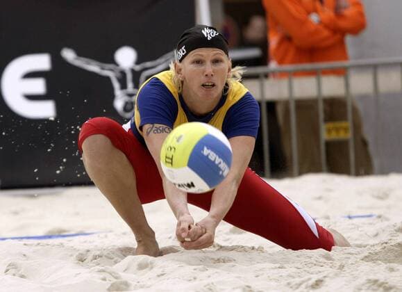 Susanne Lahme (Deutschland) - Ballannahme Beachvolleyball Damen Zürich Masters 2005, Zurich, Zuerich, Beach Einzelbild Essen