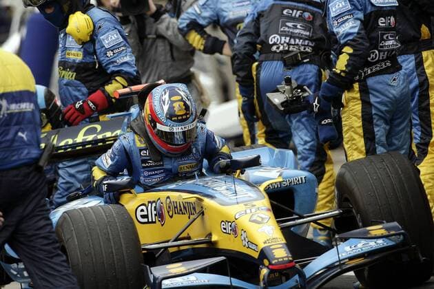 Fernando Alonso (Spanien Renault) steigt wütend aus seinem defekten Boliden Motorsport Grand Prix Herren Großer Preis von Kanada 2005, Formel 1 Weltmeisterschaft, F1, F, GP, WM, Vdig, Einzelbild Montreal Enttäuschung, Wut,