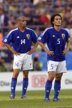 Alex (li.) und Tsuneyasu Miyamoto (beide Japan) enttäuscht Fußball Länderspiel Herren Confederations Cup 2005, Confederationscup, Konföderationencup, Konföderationen, Confedcup, Confed Gruppe Hannover Enttäuschung,