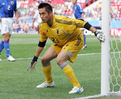 Torwart Yoshikatsu Kawaguchi (Japan) konzentriert Fußball Herren Confederations Cup 2005, Confederationscup, Länderspiel, Einzelbild Nationalmannschaft, Nationalteam, Nationaltrikot, Hannover Konzentration,