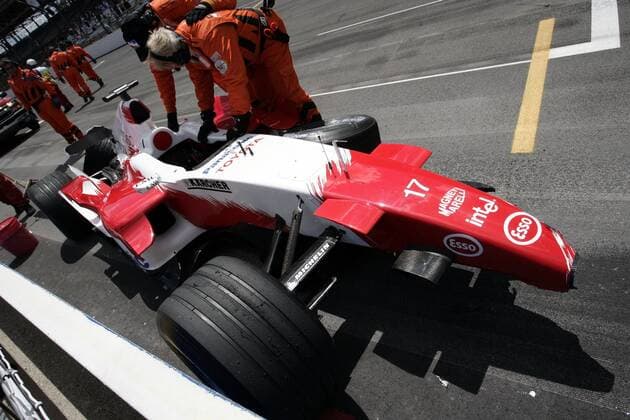 Der zerstörte Bolide von Ralf Schumacher (Deutschland Toyota) Motorsport Grand Prix Herren Großer Preis der USA 2005, Formel 1 Weltmeisterschaft, F1, F, GP, WM, Einzelbild Indianapolis