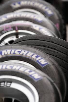 Ein Stapel Michelin Reifen - Die Ursache für die Schwierigkeiten um den GP der USA 2005 Motorsport Grand Prix Herren Großer Preis der USA 2005, Formel 1 Weltmeisterschaft, F1, F, GP, WM Gruppe Indianapolis