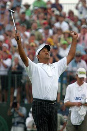 Michael Campbell (Neuseeland) bedankt sich für seinen Sieg bei den US Open 2005 bei höheren Mächten - (Icon914322) Golf Herren US Open 2005, PGA Tour, Golfen Einzelbild Pinehurst Freude, EDITORIAL USE ONLY