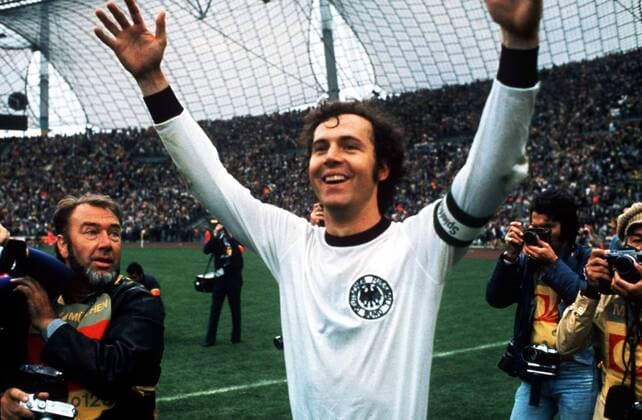 Franz Beckenbauer (BR Deutschland) - Schlußjubel -  Fußball WM Herren Weltmeisterschaft 1974, Länderspiel, Nationalmannschaft, Nationalteam, Finale, Endspiel, Vdia Gruppe München Freude,