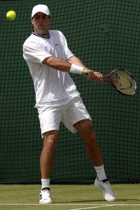 Daniele Bracciali (Italien) - beidhändige Rückhand Tennis Herren All England Championships 2005, Grand Slam, ATP Tour, Rasen, Rasenplatz, Rasentennis, Rasenturnier Einzelbild Wimbledon London