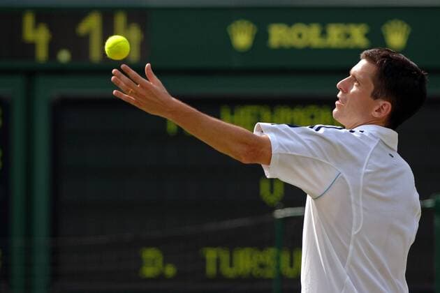 Tim Henman (Großbritannien) - Aufschlag Tennis Herren All England Championships 2005, Grand Slam, ATP Tour, Einzelbild Wimbledon London