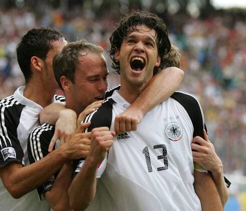 Torjubel Deutschland, v. re.: Michael Ballack, Ernst und Kuranyi Fußball Länderspiel Herren Confederations Cup 2005, Confederationscup, Konföderationencup, Konföderationen, Länderspiel Gruppe Leipzig Freude, Begeisterung,
