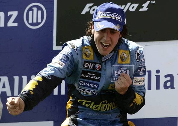 Fernando Alonso (Spanien Renault) - Siegesjubel Motorsport Grand Prix Herren Großer Preis von Frankreich 2005, Formel 1 Weltmeisterschaft, F1, F, GP, WM, Vdig Einzelbild Circuit de Nevers Magny Cours Freude, Begeisterung,
