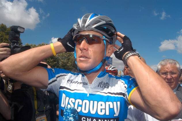 Lance Armstrong (USA Discovery Channel) vor dem Start zur 3. Etappe -  Radsport Herren Tour de France 2005, ProTour, Straßenradsport, Straße, Rad, Vdig, Einzelbild 3. Etappe La Chataigneraie - Tours