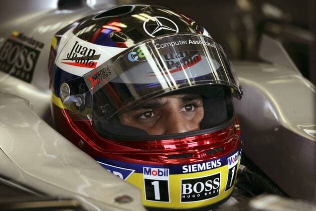 Juan Pablo Montoya (Kolumbien McLaren Mercedes) im Cockpit seines Boliden Motorsport Grand Prix Herren Großer Preis von England 2005, Formel 1 Weltmeisterschaft, F1, F, GP, WM, Qualifying Einzelbild Silverstone