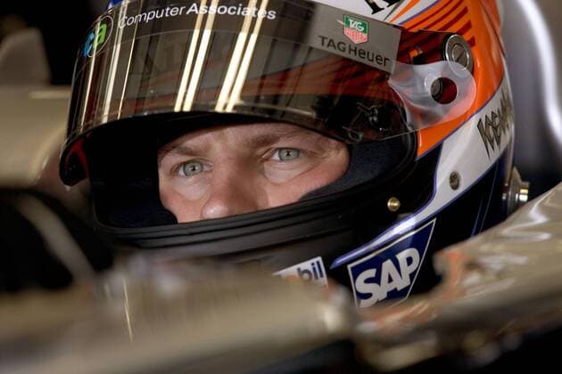 Kimi Räikkönen (Finnland McLaren Mercedes) im Cockpit seines Boliden Motorsport Grand Prix Herren Großer Preis von England 2005, Formel 1 Weltmeisterschaft, F1, F, GP, WM, Qualifying Porträt Silverstone