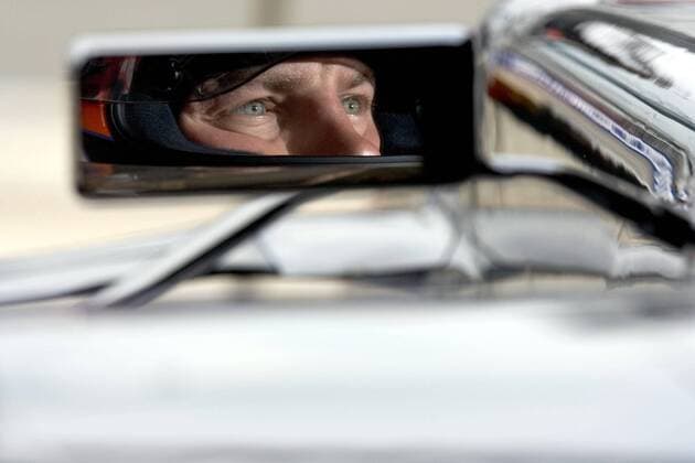 Kimi Räikkönen (Finnland McLaren Mercedes) im Rückspiegel seines Boliden Motorsport Grand Prix Herren Großer Preis von England 2005, Formel 1 Weltmeisterschaft, F1, F, GP, WM, Qualifying Einzelbild Silverstone