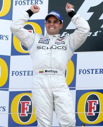 Juan Pablo Montoya (Kolumbien McLaren Mercedes) gewinnt den GP Silverstone 2005 Motorsport Grand Prix Herren Großer Preis von England 2005, Formel 1 Weltmeisterschaft, F1, F, GP, WM Einzelbild Silverstone Freude, Begeisterung,