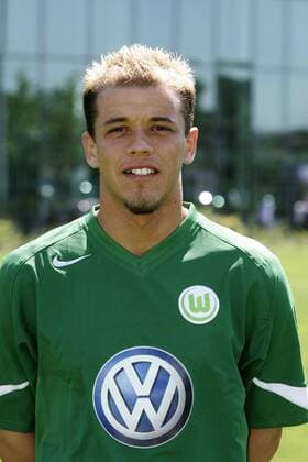 Jubiläumstorschützen der Bundesliga Andres D Alessandro (VfL Wolfsburg) Fußball 1. BL Herren Saison 2005 2006, VfL Wolfsburg, Vorstellung, Präsentation, Pressetermin, Porträttermin, Vdig, Porträt Wolfsburg