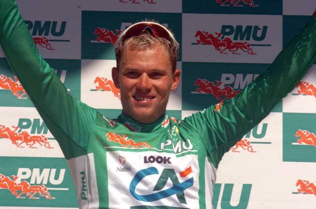 Thor Hushovd (Norwegen Credit Agricole) bei der Siegerehrung im grünen Trikot des punktbesten Fahrers -  Radsport Herren Tour de France 2005, ProTour, Straßenradsport, Straße, Rad, Bergetappe, Einzelbild 12. Etappe: Briancon - Digne les Bains Freude,