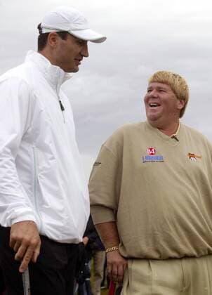 Wladimir Klitschko (Ukraine, li.) bei einem Pro Am Turnier der Deutsche Bank Players Championship of Europe mit Profigolfer John Daly (USA) Boxen Herren Deutsche Bank Players Championship of Europe 2005, Golfen, Golf, Boxsport, Profiboxen Gruppe ProAm, Pro Am Turnier Hamburg