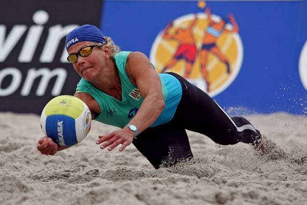 Stephanie Pohl (Deutschland) - Feldabwehr Beachvolleyball Damen Zürich Masters 2005, Zuerich, Zurich, Beach Einzelbild St. Peter Ording Dynamik,