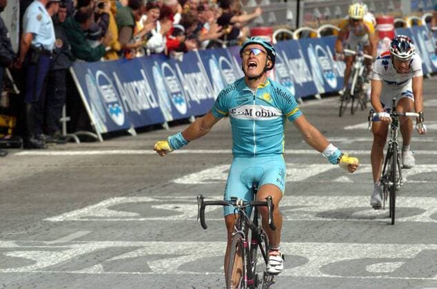 Alexander Winokurow (Kasachstan T Mobile) gewinnt die 21. und letzte Etappe der Tour de France 2005 -  Radsport Herren Tour de France 2005, ProTour, Straßenradsport, Straße, Rad, Etappensieg, Etappensieger Einzelbild 21. Etappe: Corbeil Essonnes - Paris Freude, Begeisterung,
