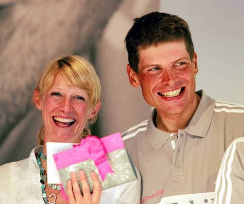 Jan Ullrich (Deutschland T Mobile) mit seiner Freundin Sarah Steinhauser anläßlich des Empfangs des T Mobile Teams Radsport Herren Tour de France 2005, Straßenradsport, Straße, Rad, Empfang Gruppe Bonn, privat, Sara Freude,